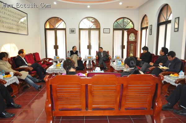 周贤正大主教访问华东神学院 周贤正大主教访问华东神学院